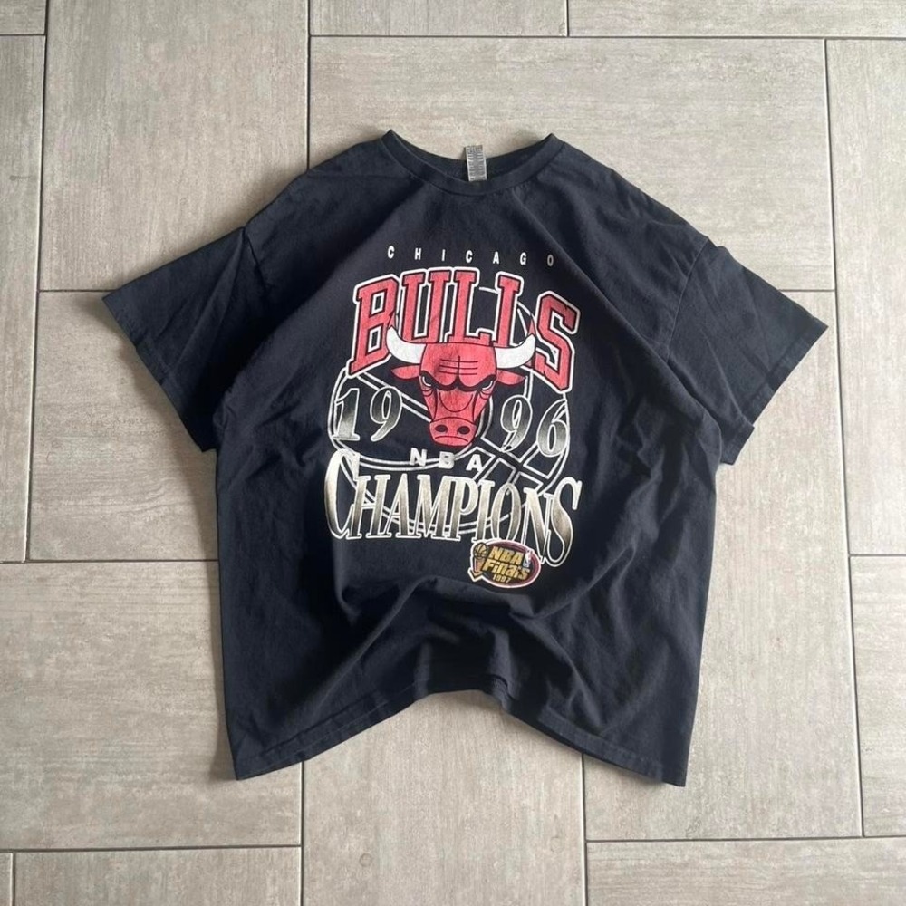 Chicago Bulls 1996 NBA Champions Graphic T-Shirt Black Mens Size 22x27.25